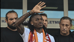 Galatasaray'ın yeni transferi Leao İstanbul'a geldi! 'Aston Villa'yı reddettim'