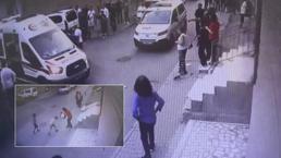 Küçükçekmece'de akraba kavgasında kurşun yağmuru! Sokakta oyun oynayan çocuk vuruldu... Dehşet anları kamerada