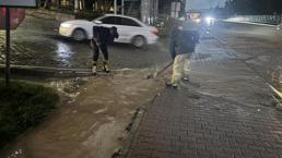 Sağanak yağış birçok ilde hayatı durma noktasına getirdi! Yollar çöktü, ev ve iş yerlerini su bastı