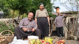 80 yaşında gelir kapısı oldu! Kilosunu 750 liradan satıyor: Hiç makine kullanmıyor