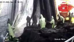 Teknede can pazarı! Vinç ve makara sistemi üzerlerine böyle devrildi: 1 ölü
