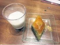 AYRAN iLE BAKLAVA