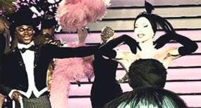 DiVA OLMAK İÇİN KADIN OLMAK GEREKMiYOR