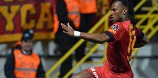 Drogba; temaşanın en üst noktası