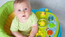 Bebeklerde yürüteç kullanmak zararlı mı?