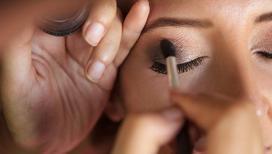 İşte 2026’nın en trend gelin makyajı! Jilet gibi eyelinerı unutun