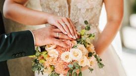 2026'nın göz alıcı nişan kıyafetleri! Bu kumaşı seçen pişman olmuyor