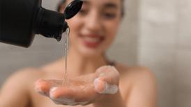 Hassas ciltler etkileniyor... Sülfatsız şampuan tahrişi azaltır mı? Üstünde yazıyor