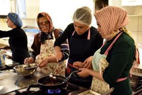 Kadınlar mutfak atölyesinde becerilerini geliştiriyor