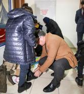 Hacılar'da 250 ihtiyaç sahibi öğrenciye mont ve kışlık ayakkabı