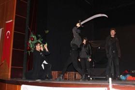 Kahta'da, tiyatro gösterisi beğeni topladı