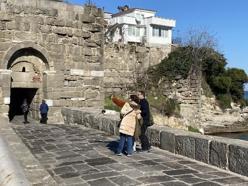 Amasra'da güneş açtı, günübirlikçiler akın etti