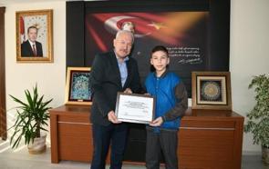 Depremzedelere bağış yapan 13 yaşındaki Ahmet'e teşekkür