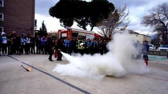 Sarıgöl'de dört okulda yangın eğitimi verildi