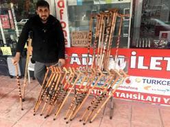 Engelli esnaftan ücretsiz baston