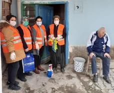 Ulukışla’da yaşlı vatandaşların evleri temizleniyor