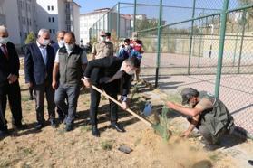 Çelikhan'da fidan dikimi etkinliği