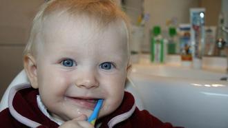 Bebek ve çocuklarda diş bakımı ve önemi