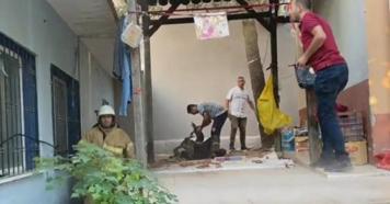 Alevlerin arasına düşen itfaiye erinin tedavisi sürüyor