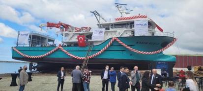 Trabzon'da 46 metrelik balıkçı gemisi denize indirildi