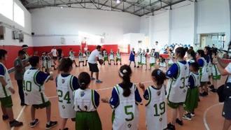 Öğrencilere basketbol kampı
