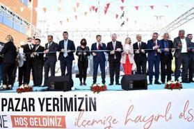 Menemenliler Cumhuriyet Bayramı'nı Sibel Can ile kutladı