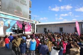 Başakşehir Belediye Başkanı Kartoğlu çocuklarla birlikte fidan dikti