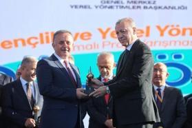 Cumhurbaşkanı Erdoğan’dan Bağcılar’a 'Spor Kenti' ödülü
