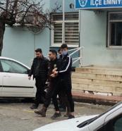 Gediz'de bağ evi hırsızlığına 2 tutuklama