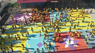 İmamoğlu'da okulların oyun alanları renklendi