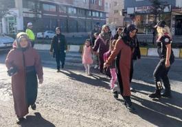 Ağrı'da polis, güvenli ve huzurlu eğitim için denetimde