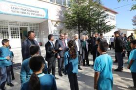 ATB Başkanı Yavuz, Şereflikoçhisar Yatılı Bölge Ortaokulu'nu ziyaret etti