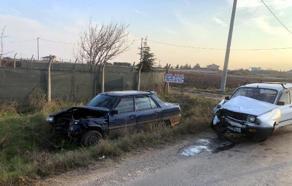 Tekirdağ'da iki otomobilin çarpıştığı kazada 3 kişi yaralandı