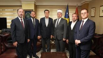 Osmangazi Belediye Başkanı Dündar, Kosova'da ziyaretlerde bulundu