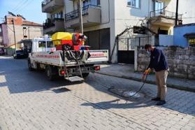 İncirliova'da Belediye Başkanı Aytekin Kaya sinekle mücadelede halktan destek istedi