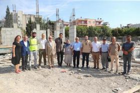 Yeniden yapılan Aliağa Şehit Oğuz Özgür Çevik Anadolu Lisesi'nde inşaat çalışmaları sürüyor