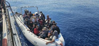Fethiye'de 26 kaçak göçmen kurtarıldı
