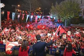 Cumhuriyetin 100’üncü yılı Beşiktaş’ta Edip Akbayram konseriyle kutlandı