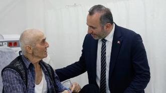 Yalova Belediye Başkanı Tutuk, oksijen tüpü isteyen hastanın isteğini yerine getirdi