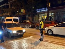 Turgutlu'da Güven ve Huzur Denetimi, haklarında arama kararı bulunan 10 şüpheli yakalandı