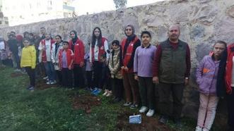 Depremde yaşamını yitiren 39 öğretmen adına fidan dikildi