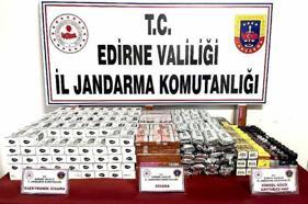 Edirne'de durdurulan araçta kaçak sigara ve cinsel güç artırıcı hap ele geçirildi