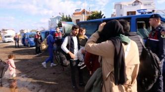Ayvalık'ta jandarma tarafından 36 kaçak göçmen yakalandı