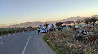 Gaziantep'te otomobil şarampole devrildi:3 yaralı