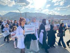 Zonguldak'ta sağlık çalışanlarından İsrail’e ‘sessiz yürüyüş’ ile protesto
