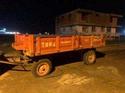 Edirne’de traktör römorku ve içindeki keresteleri çalan 2 şüpheli yakalandı