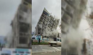 Adıyaman'da hasarlı binaların yıkımı devam ediyor