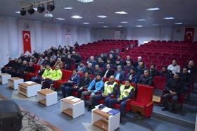 Kozluk’ta polis ve jandarma ekiplerinden servis sürücülerine trafik eğitimi