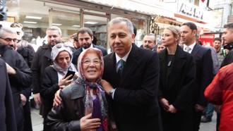 İçişleri Bakanı Yerlikaya'dan Üsküdar'da esnaf ziyareti