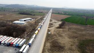 Bulgaristan, Schengen nedeniyle kontrolleri sıkılaştırdı; 10 kilometrelik TIR kuyruğu oluştu